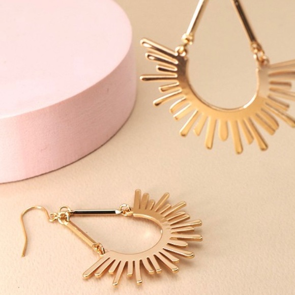 Gold sunburst drop earrings - Picture 2 of 4